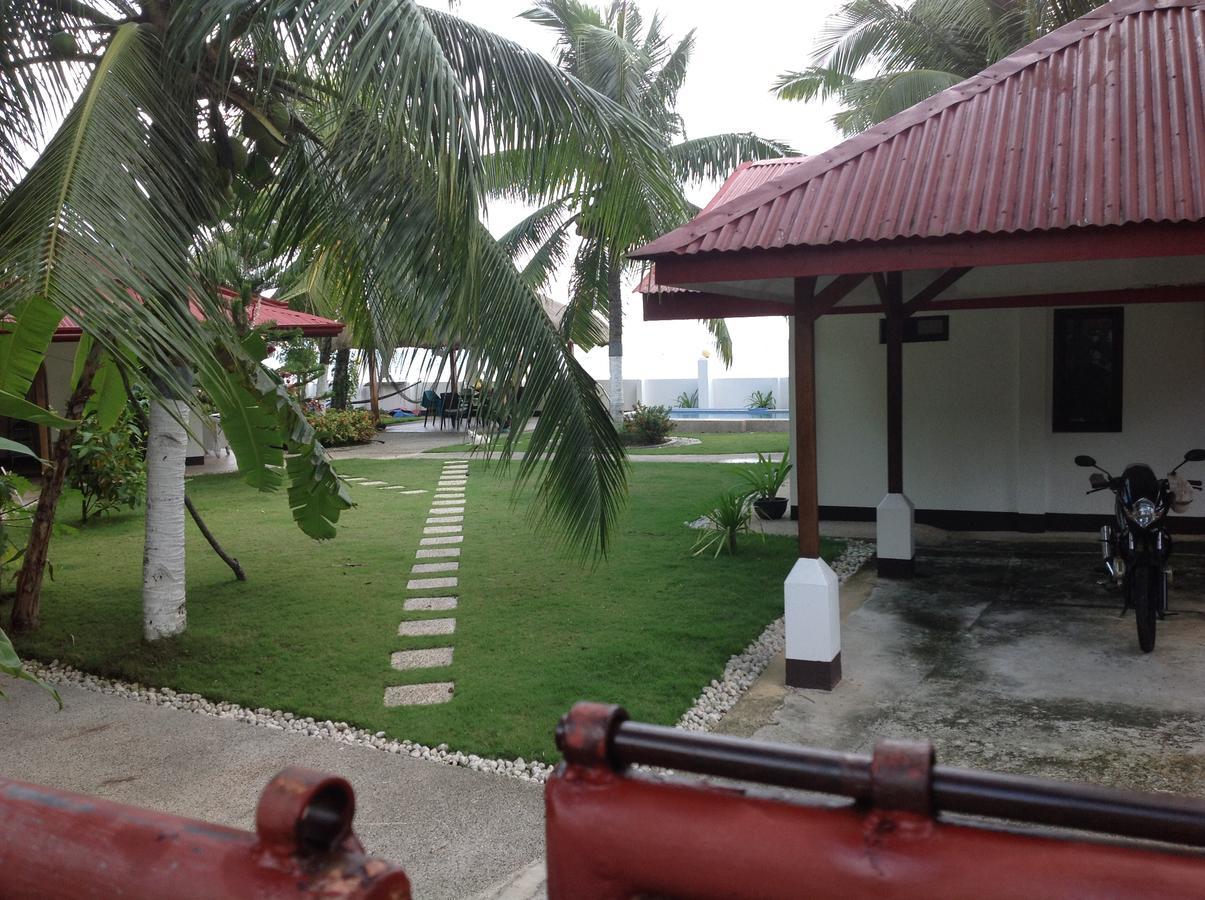 Garcia Hernandez Bamboo Beachhouse Dormitory מראה חיצוני תמונה