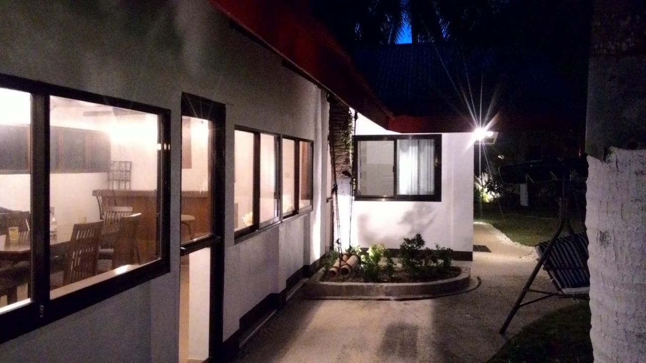 Garcia Hernandez Bamboo Beachhouse Dormitory מראה חיצוני תמונה