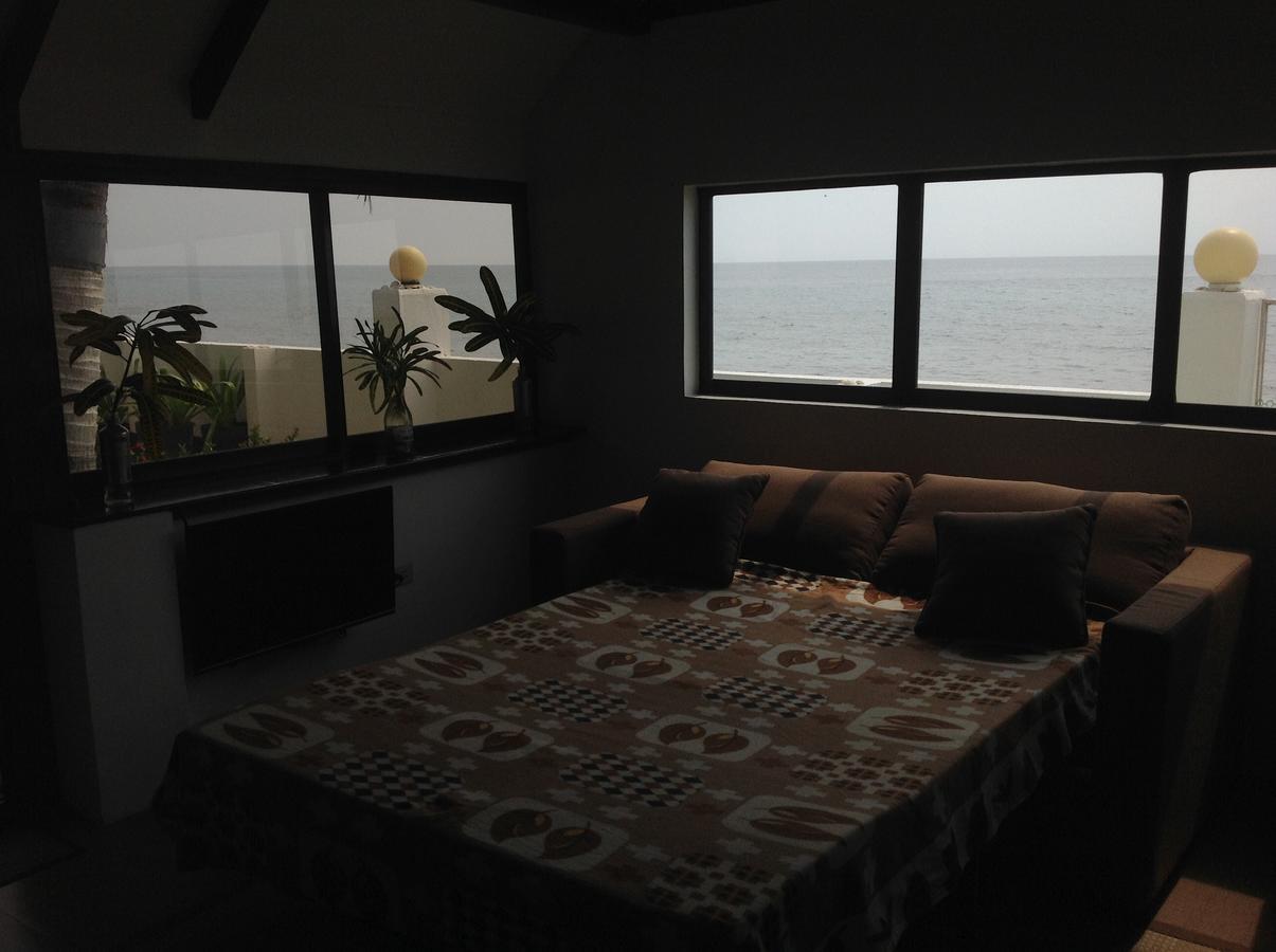 Garcia Hernandez Bamboo Beachhouse Dormitory מראה חיצוני תמונה