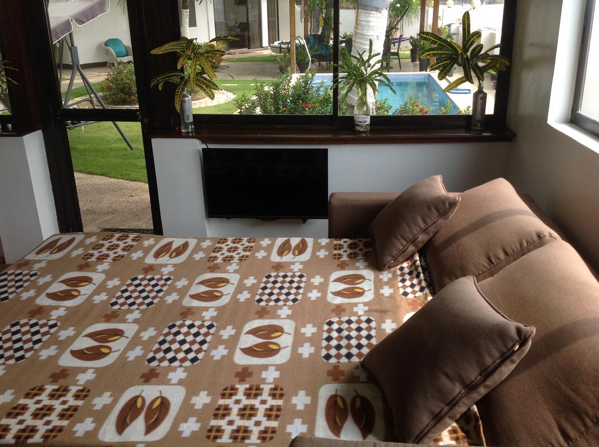 Garcia Hernandez Bamboo Beachhouse Dormitory מראה חיצוני תמונה
